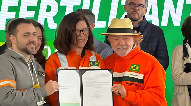 Lula assina contratos da UFN-III em Três Lagoas e marca retomada de obra paralisada desde 2015