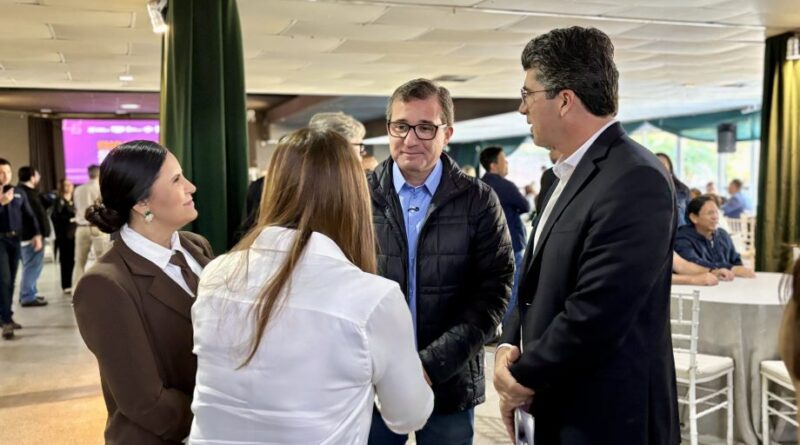 Prefeito Dr. Cassiano Maia participa de mais uma edição do Encadear Summit Prefeito Dr. Cassiano Maia participa de mais uma edição do Encadear Summit